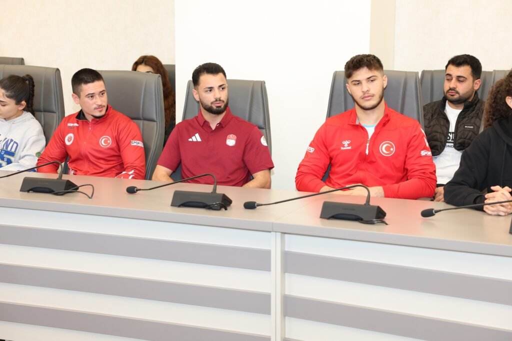 ALKUNUN GURURLARI REKTOR TURKDOGAN ILE BULUSTU 5 - Mega TV