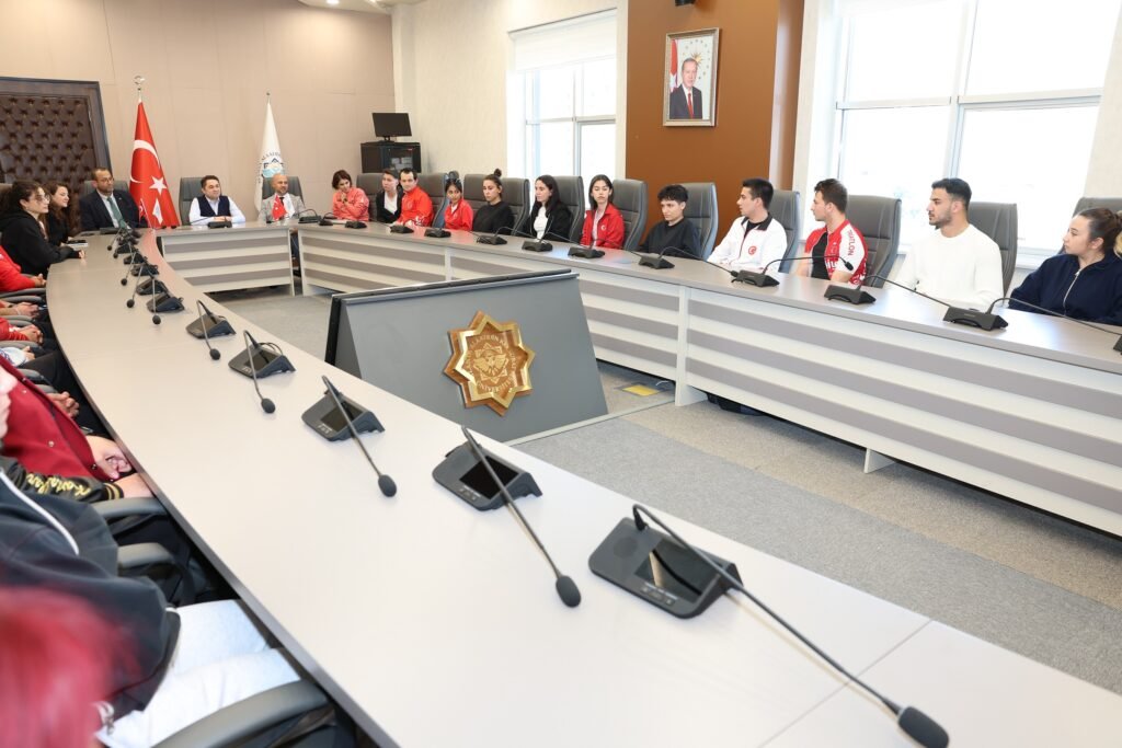 ALKUNUN GURURLARI REKTOR TURKDOGAN ILE BULUSTU 7 - Mega TV