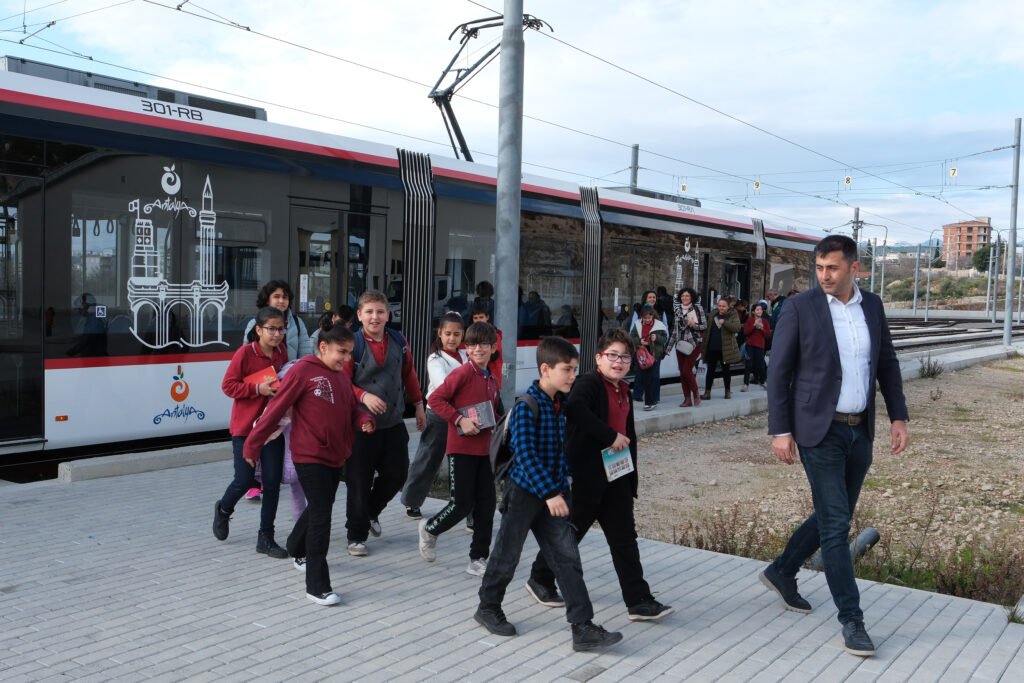 ANTRAY Yildiz Yolcularini yetistiriyor 2 - Mega TV