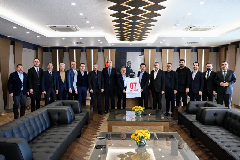 Baskan Antalyaspor ziyaret 1 - Mega TV