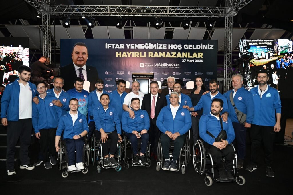 Başkan Böcek, Şehit Yakınları ve Gazi Aileleri ile İftarda Buluştu - Mega TV Baskan Bocek Sehit ve Gazi aileleri ile iftarda bulustu 13 - Mega TV