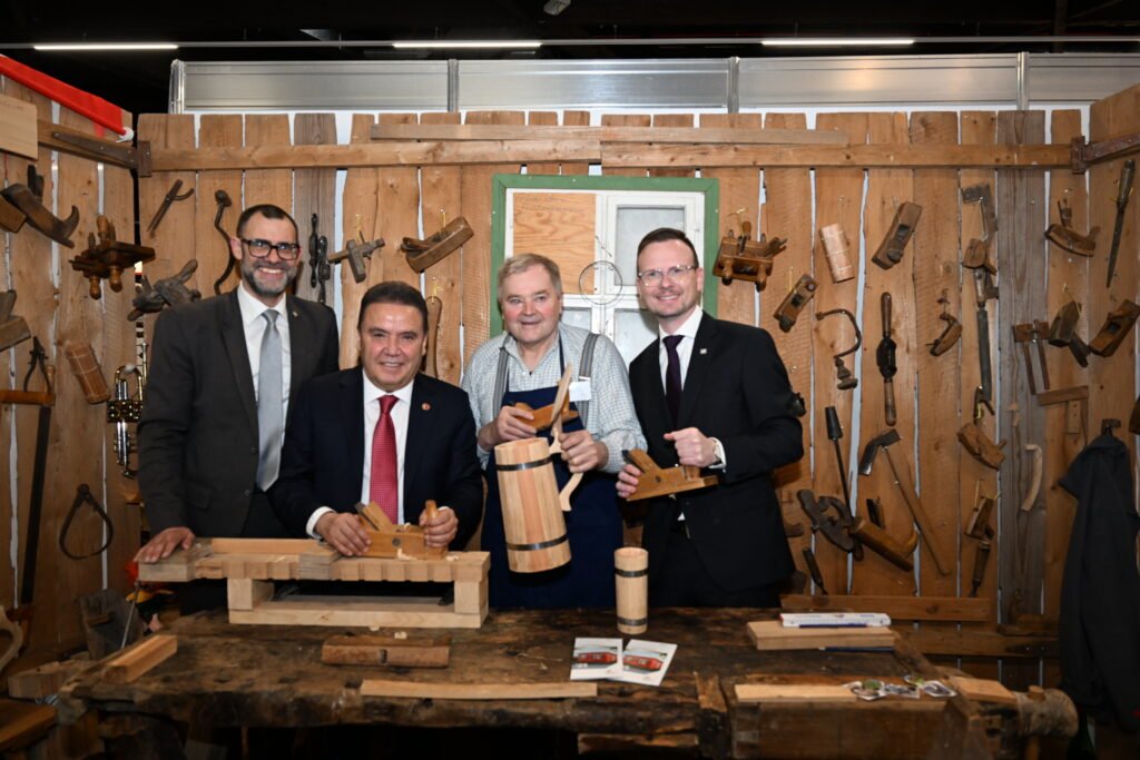 Baskan Muhittin Bocek Nurnberg Turizm Fuarina katildi 16 - Mega TV