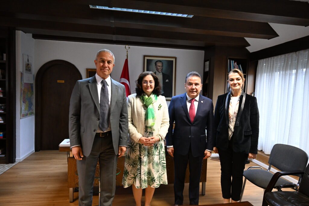 Baskan Muhittin Bocek Nurnberg Turizm Fuarina katildi 19 - Mega TV