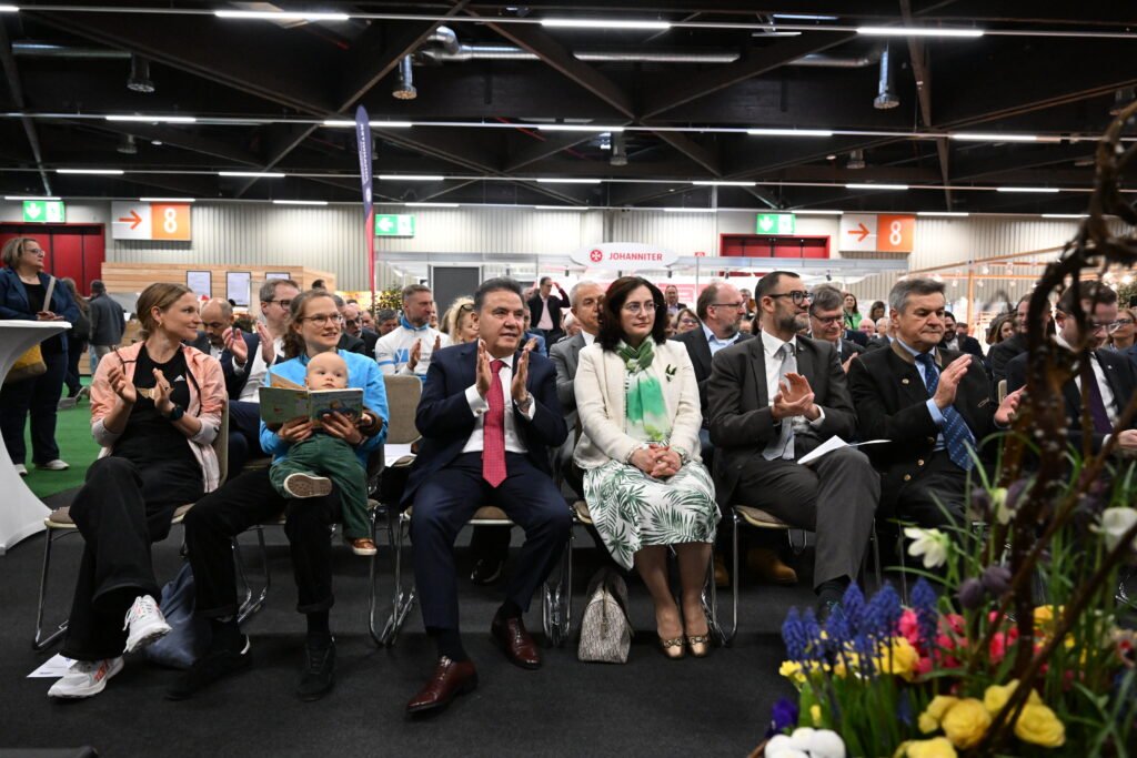 Baskan Muhittin Bocek Nurnberg Turizm Fuarina katildi 3 - Mega TV