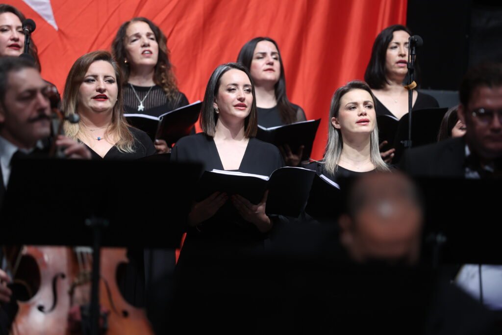 Buyuksehirden Canakkale Zaferine ozel konser 9 - Mega TV