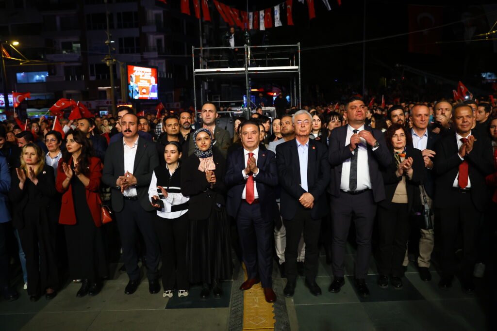 HALUK LEVENT KONSER 11 - Mega TV