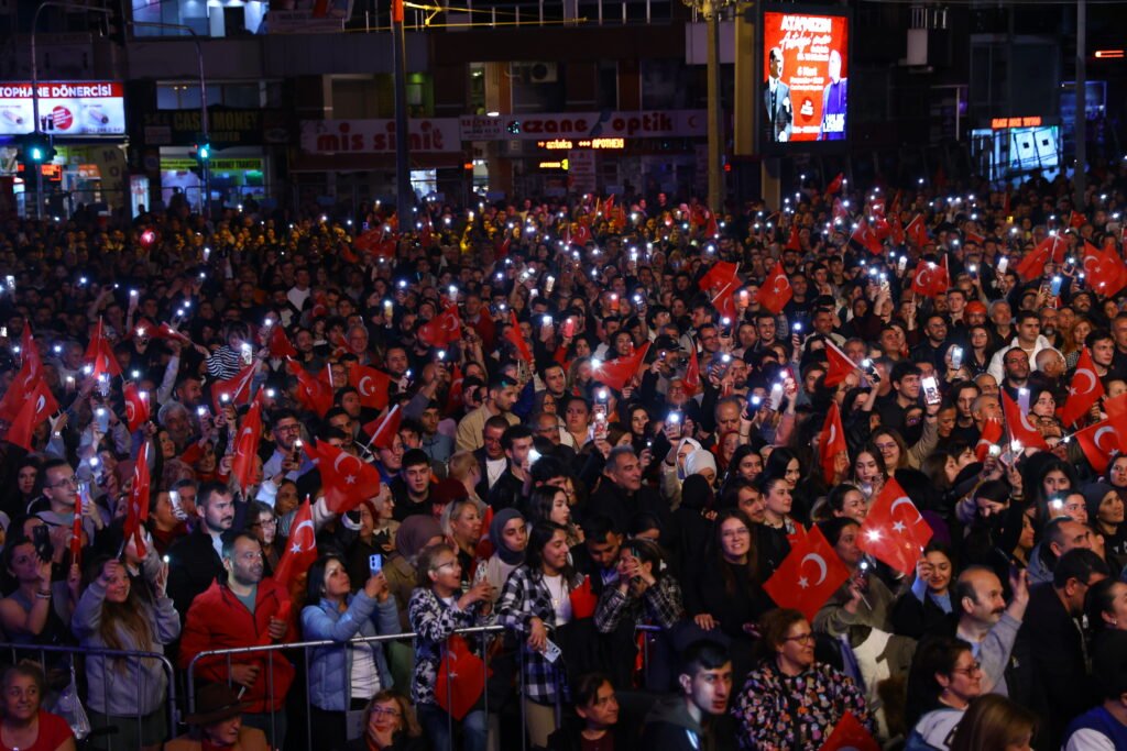 HALUK LEVENT KONSER 15 - Mega TV