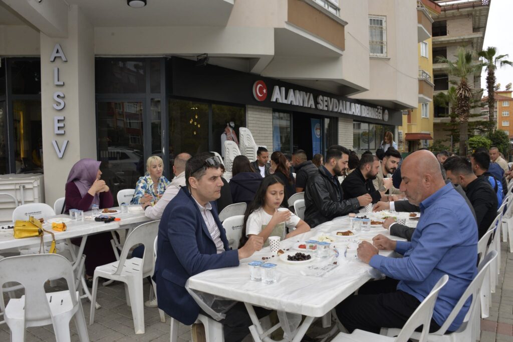 Yetgin'den Bayram Kahvaltısı - Mega TV IMG 20250331 WA0005 - Mega TV