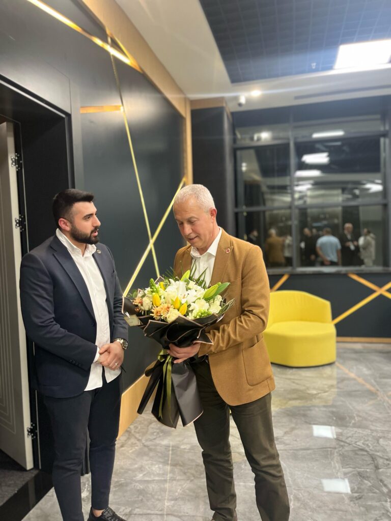 MMT Tunç Group CEO’su Adem Karakaş’tan Başkan Özçelik’e Ziyaret - Mega TV WhatsApp Image 2025 02 28 at 20.21.50 1 - Mega TV