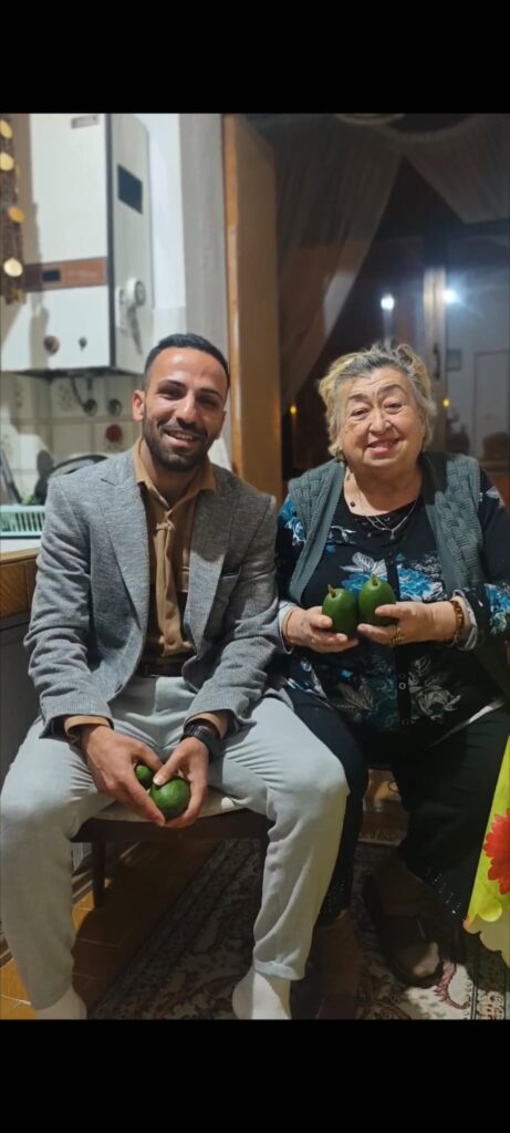 Gazipaşa'dan Ünlü Oyuncu Gülnihal Demir'e Tropikal Hediye - Mega TV WhatsApp Image 2025 03 04 at 18.20.01 - Mega TV