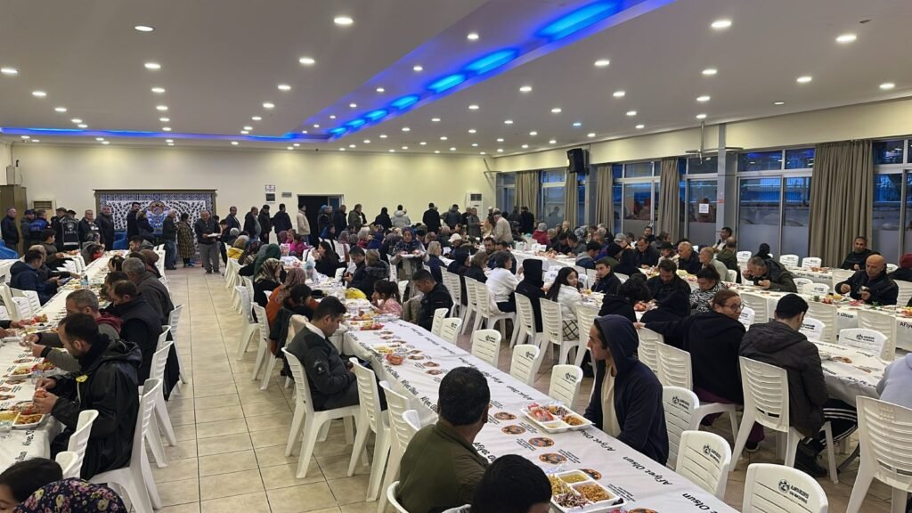 Alanya'da 3 Noktada Günlük 3 Bin Kişiye İftar Sofrası - Mega TV WhatsApp Image 2025 03 20 at 14.44.51 - Mega TV