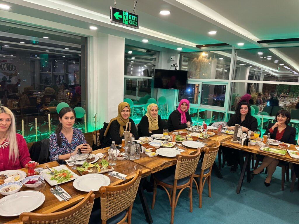 Alanya Girişimci İş Kadınları Derneği İftar Yemeğinde Buluştu - Mega TV WhatsApp Image 2025 03 21 at 22.38.54 1 - Mega TV
