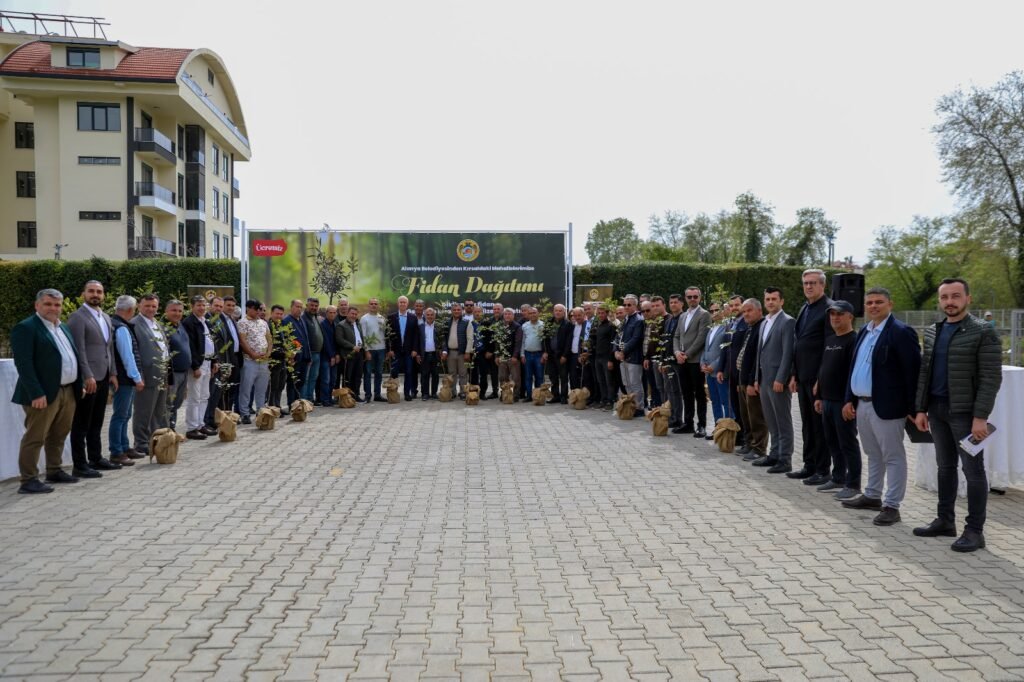 Alanya Belediyesi'nden Çiftçilere Keçi Boyunuzu Fidanı Desteği - Mega TV WhatsApp Image 2025 03 25 at 17.11.44 1 - Mega TV
