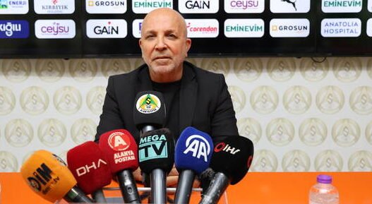Alanyaspor Başkanı Çavuşoğlu’ndan Sert Açıklamalar: “Korkaksınız”