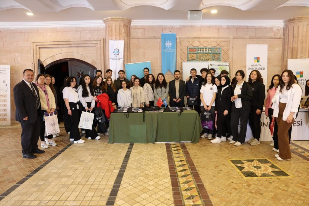 ALKU GELECEGIN UNIVERSITELILERIYLE BULUSTU 16 - Mega TV