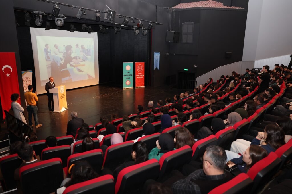 ALKU GELECEGIN UNIVERSITELILERIYLE BULUSTU 7 - Mega TV