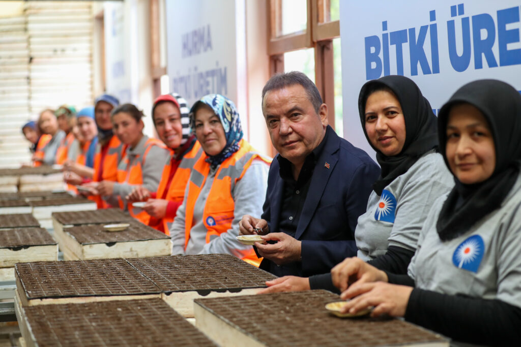 Baskan Muhittin Bocek 1 Mayis Mesaji 1 - Mega TV