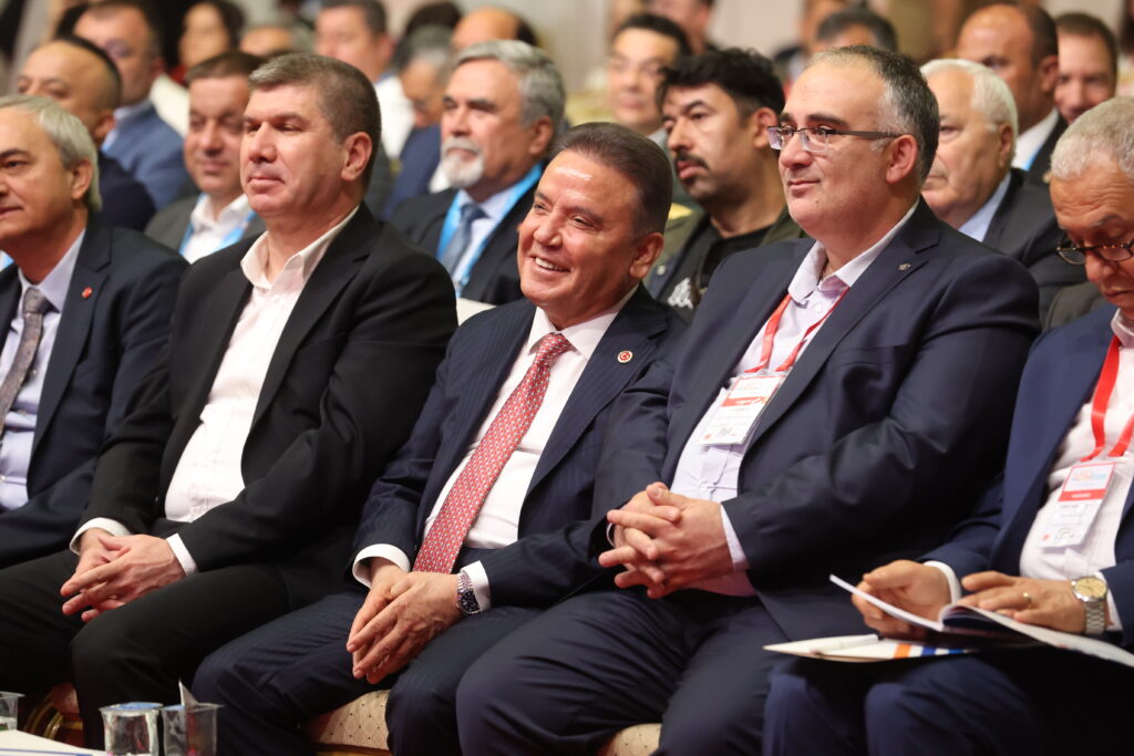 Belediyeciligin kalbi Antalyada atti 4 - Mega TV