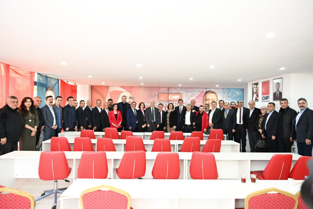 Antalya’da İlk İmza Başkan Muhittin Böcek’ten - Mega TV Ekrem Imamoglu Imza Kampanyasi 3 - Mega TV