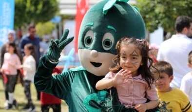 ALKÜ’DE 10. YIL COŞKUSU 23 NİSAN’LA TAÇLANDI