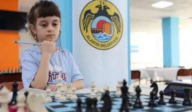 ALKÜ’DEN 23 NİSAN’A ZİHİNSEL ŞÖLEN