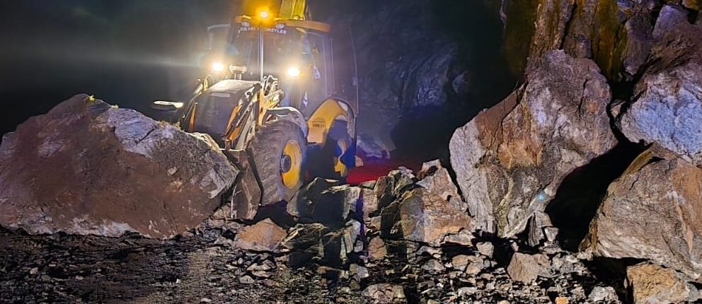 HEYELAN NEDENİYLE KAPANAN TAŞATAN YOLU AÇILDI