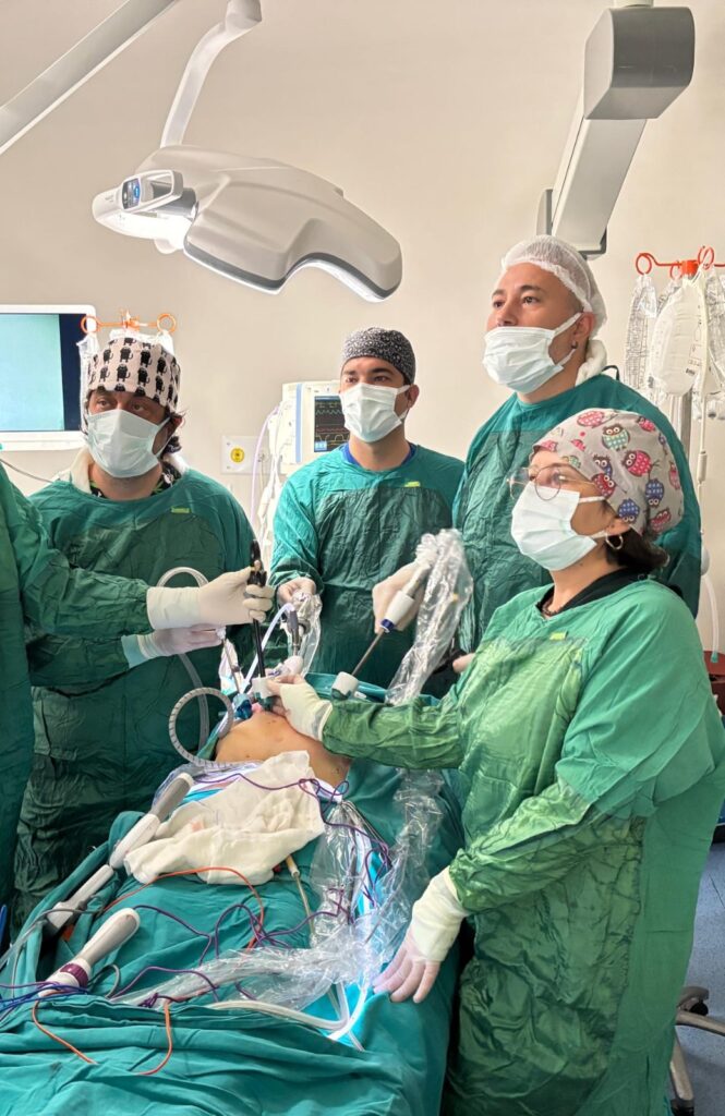 ALANYA'DA PROSTAT KANSERİ AMELİYATI İLK KEZ LAPAROSKOPİK YÖNTEMLE YAPILDI - Mega TV WhatsApp Image 2025 04 10 at 14.02.50 1 - Mega TV