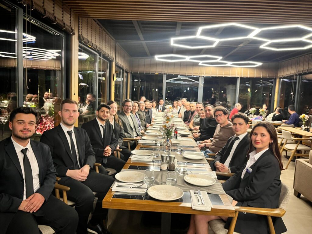 ALKÜ EMT’DEN UNUTULMAZ BİR KARİYER ZİRVESİ: ENYÜKA 2025 BÜYÜK İLGİ GÖRDÜ! - Mega TV WhatsApp Image 2025 04 15 at 11.15.37 3 - Mega TV