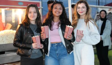Üniversiteliler Açık Hava Sinema Festivali’nde Buluştu