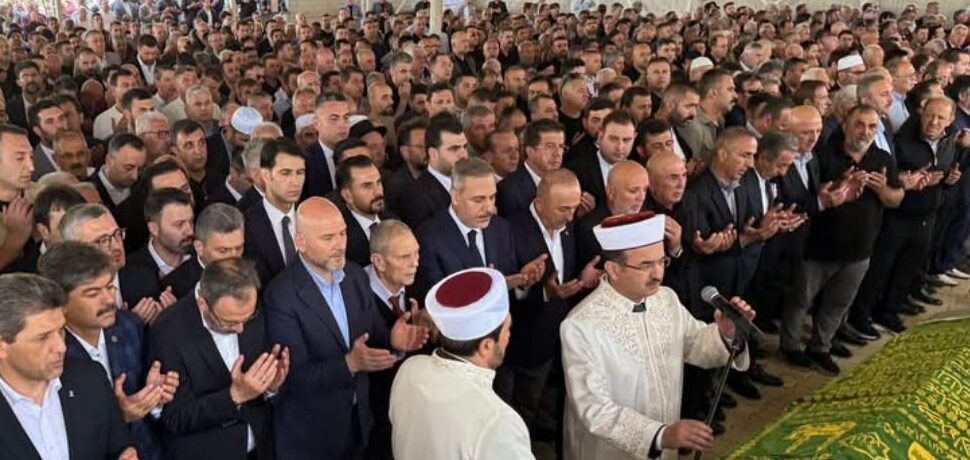 Çavuşoğlu Ailesinin Acı Günü: Osman Çavuşoğlu Son Yolculuğuna Uğurlandı