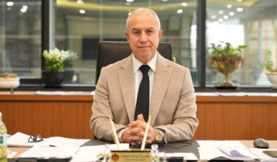 BAŞKAN ÖZÇELİK 23 NİSAN ULUSAL EGEMENLİK VE ÇOCUK BAYRAMI’NI KUTLADI