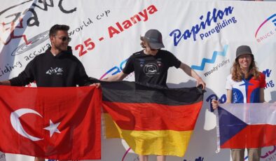 ALANYA, YAMAÇ PARAŞÜTÜNDE DÜNYA SAHNESİNE ÇIKTI