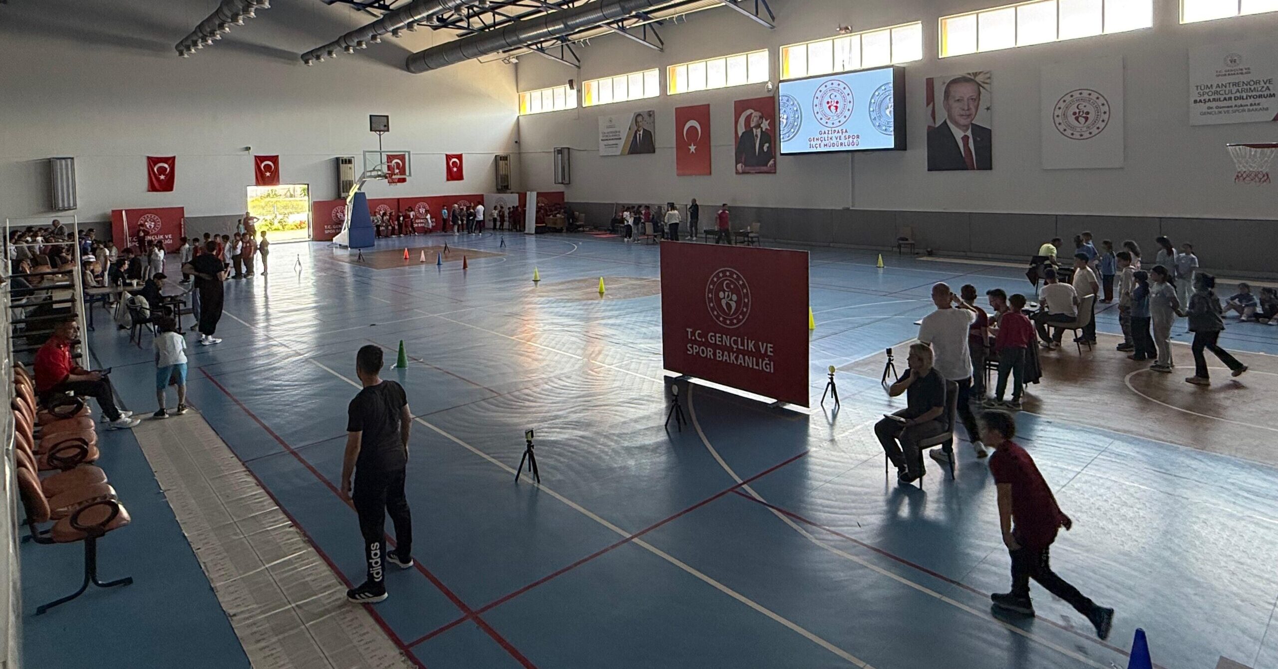 GAZİPAŞA’DA GELECEĞİN SPORCULARI KEŞFEDİLİYOR