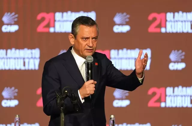 CHP’nin 21. Olağanüstü Kurultayı’nda Tek Aday Özel, Yeniden Genel Başkan Seçildi