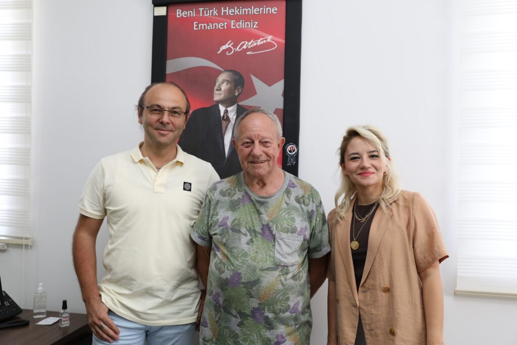 Alanya Sevdalısı Alman Vatandaştan ALKÜ’ye Kadavra Bağışı - Mega TV ALANYA SEVDALISI ALMAN VATANDASTAN ALKUYE KADAVRA BAGISI 3 - Mega TV