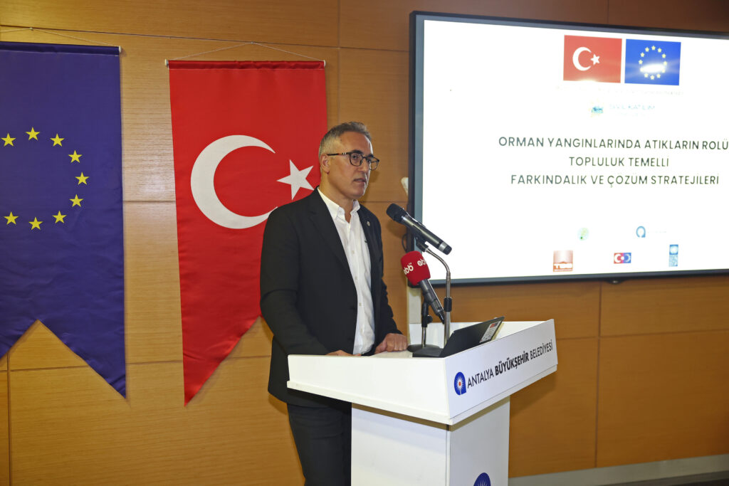 Orman Yangınlarına Atık Önlemi - Mega TV Orman yanginlarinda atiklarin rolu projesi basladi 8 - Mega TV