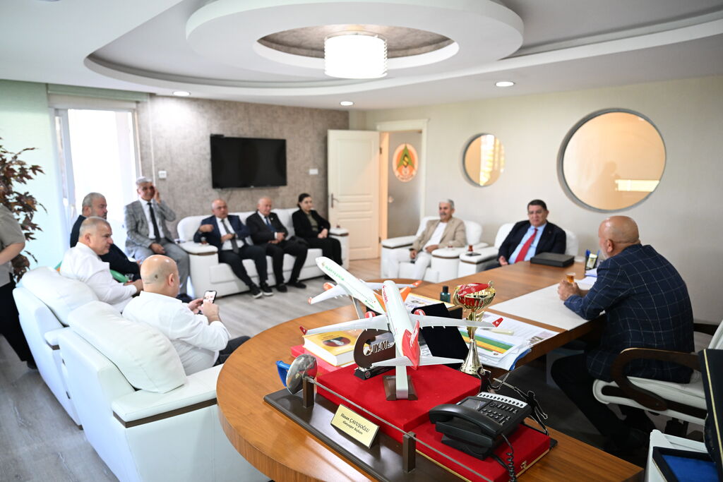 AESOB’tan Başkan Hasan Çavuşoğlu’na Taziye Ziyareti - Mega TV Photo img1270f55b - Mega TV