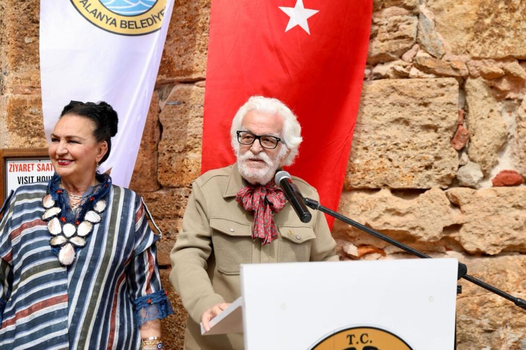 Kızılkule'de Türk Dünyası Paleti Resim Sergisi Açıldı - Mega TV WhatsApp Image 2025 05 04 at 17.53.32 1 - Mega TV
