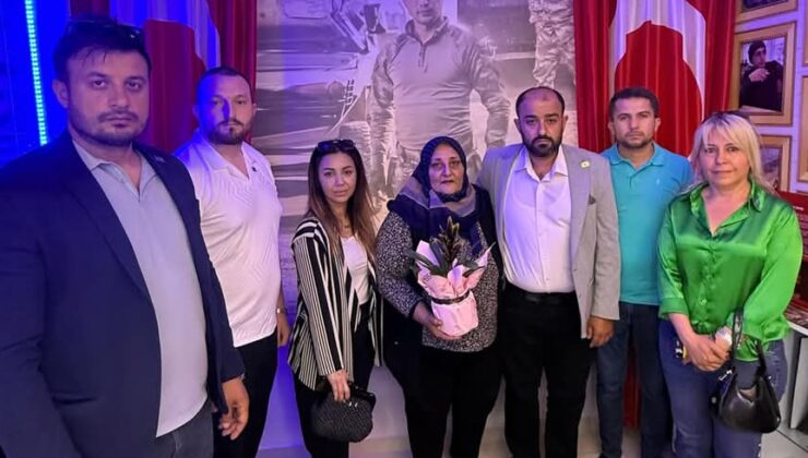 Anahtar Parti’den Anlamlı Anneler Günü Ziyareti