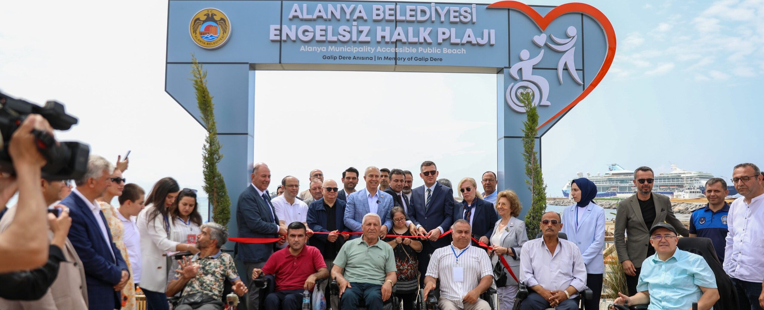 Alanya Engelleri Bir Bir Kaldırıyor, Engelsiz Halk Plajı Hizmete Açıldı