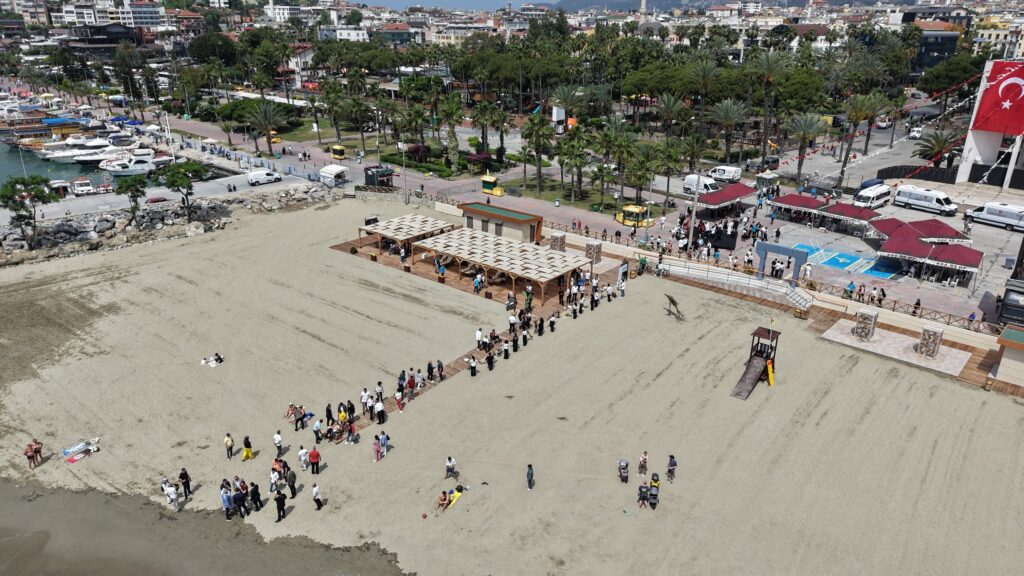 Alanya Engelleri Bir Bir Kaldırıyor, Engelsiz Halk Plajı Hizmete Açıldı - Mega TV WhatsApp Image 2025 05 13 at 15.32.38 - Mega TV