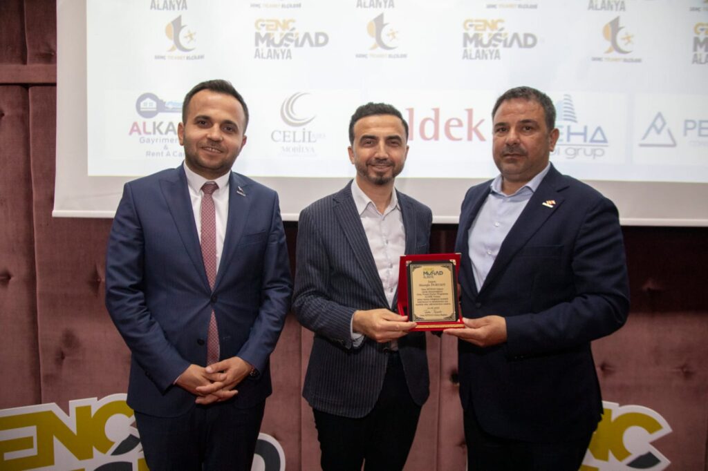 Genç Ticaret Elçileri Programı Finali Alanya’da Başarıyla Gerçekleştirildi - Mega TV WhatsApp Image 2025 05 15 at 10.41.45 - Mega TV