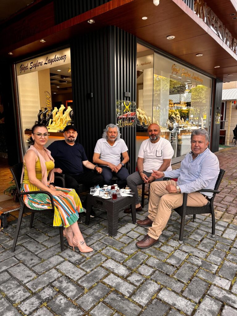 Alanya'da Vefa Buluşması: Eski Dostlar Sabah Kahvesinde Bir Araya Geldi - Mega TV WhatsApp Image 2025 05 17 at 11.00.39 - Mega TV