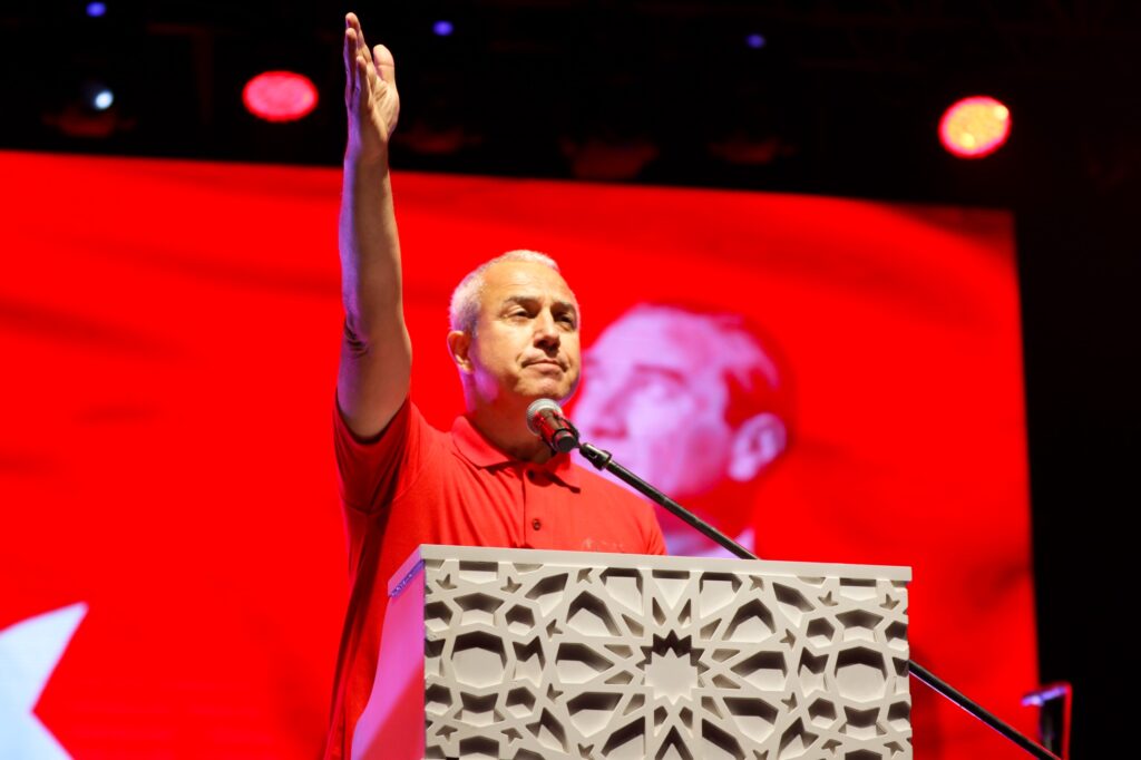 Başkan Özçelik: Gençlerimiz Türkiye Cumhuriyeti'nin Güvencesidir - Mega TV WhatsApp Image 2025 05 18 at 12.54.14 - Mega TV