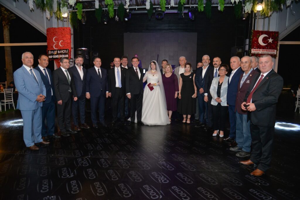 Siyaset Ve İş Dünyaı Bu Düğünde Buluştu - Mega TV WhatsApp Image 2025 05 19 at 10.17.05 - Mega TV