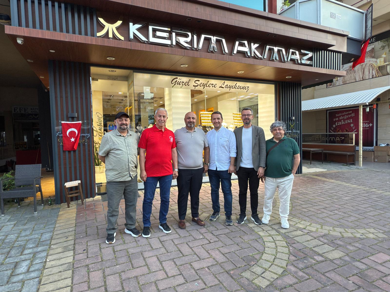 Başkan Özçelik Esnafın Yanında: Kuyumcu Kerim Akmaz’a Ziyaret