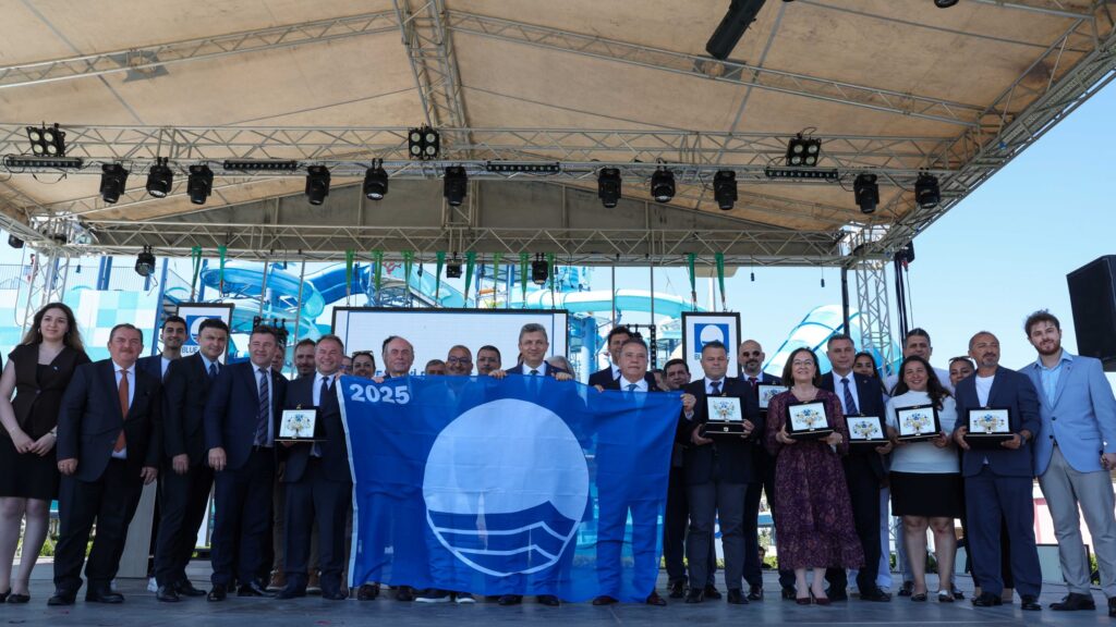 Alanya Belediyesi'nin Sürdürülebilir Mavi Çalışmaları Mavi Bayrak Ödülleri İle Taçlandı - Mega TV WhatsApp Image 2025 05 21 at 11.53.21 3 - Mega TV