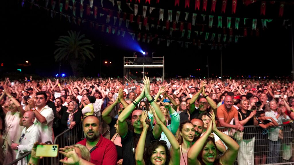 Gipsy Kings Rüzgarı Alanya'da Esti - Mega TV WhatsApp Image 2025 05 26 at 00.48.43 1 - Mega TV