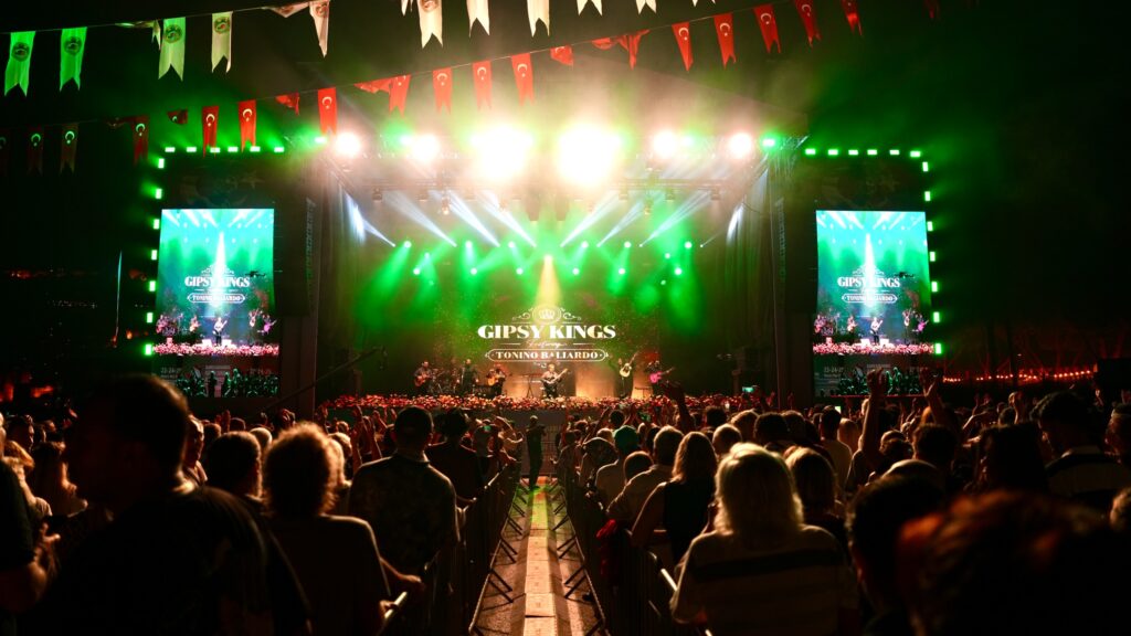 Gipsy Kings Rüzgarı Alanya'da Esti - Mega TV WhatsApp Image 2025 05 26 at 00.48.45 - Mega TV