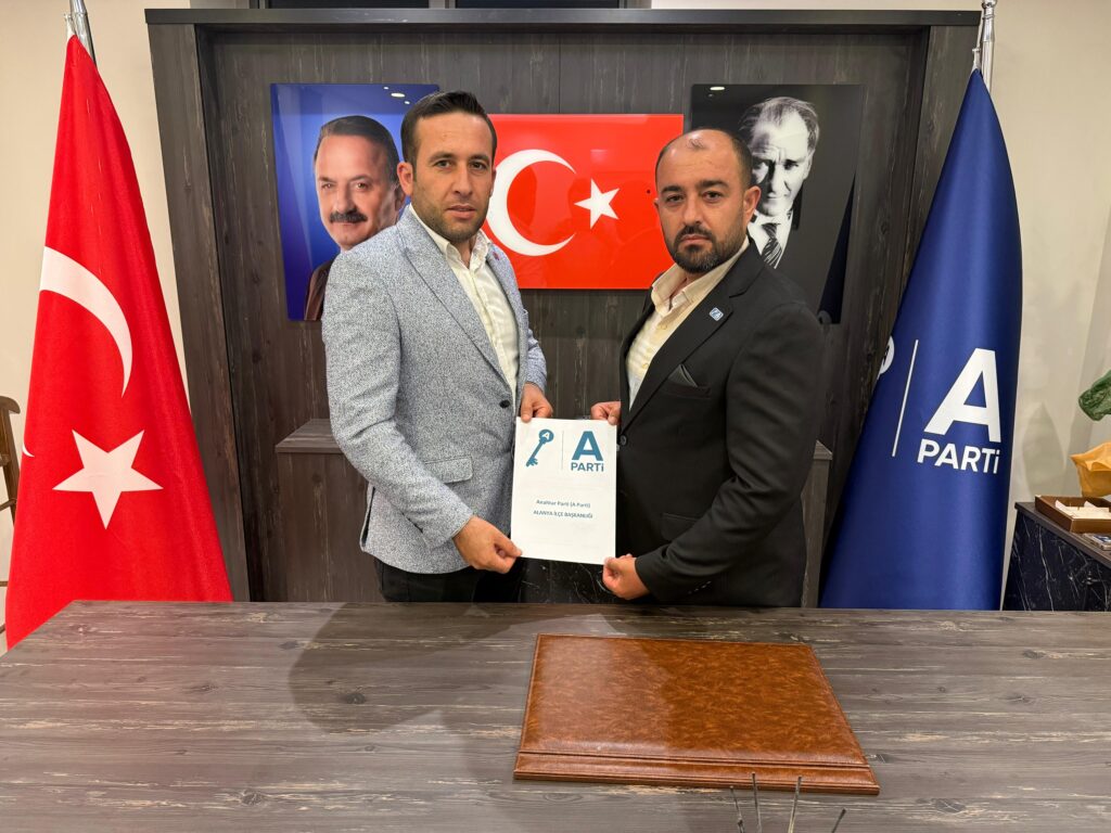 Anahtar Parti Alanya Teşkilatında Görev Değişikliği: Hilmi Parlayüksel Başkan Yardımcısı Oldu - Mega TV WhatsApp Image 2025 05 28 at 10.39.19 1 - Mega TV